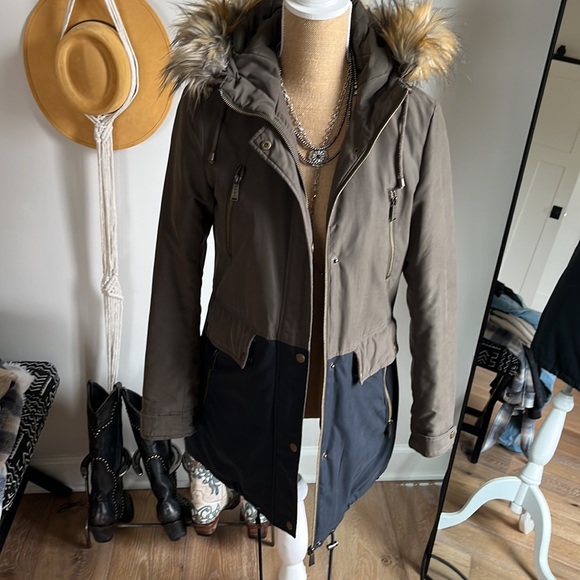 DKNY coat - Picture 6 of 9